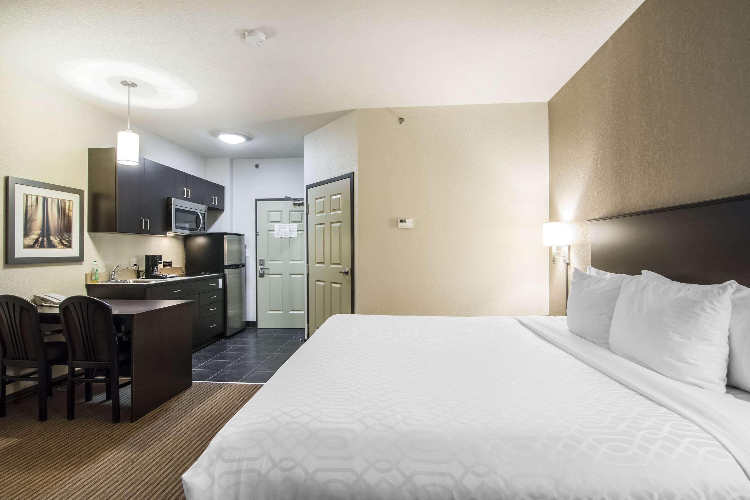 Quality Inn & Suites Thompson Exterior foto